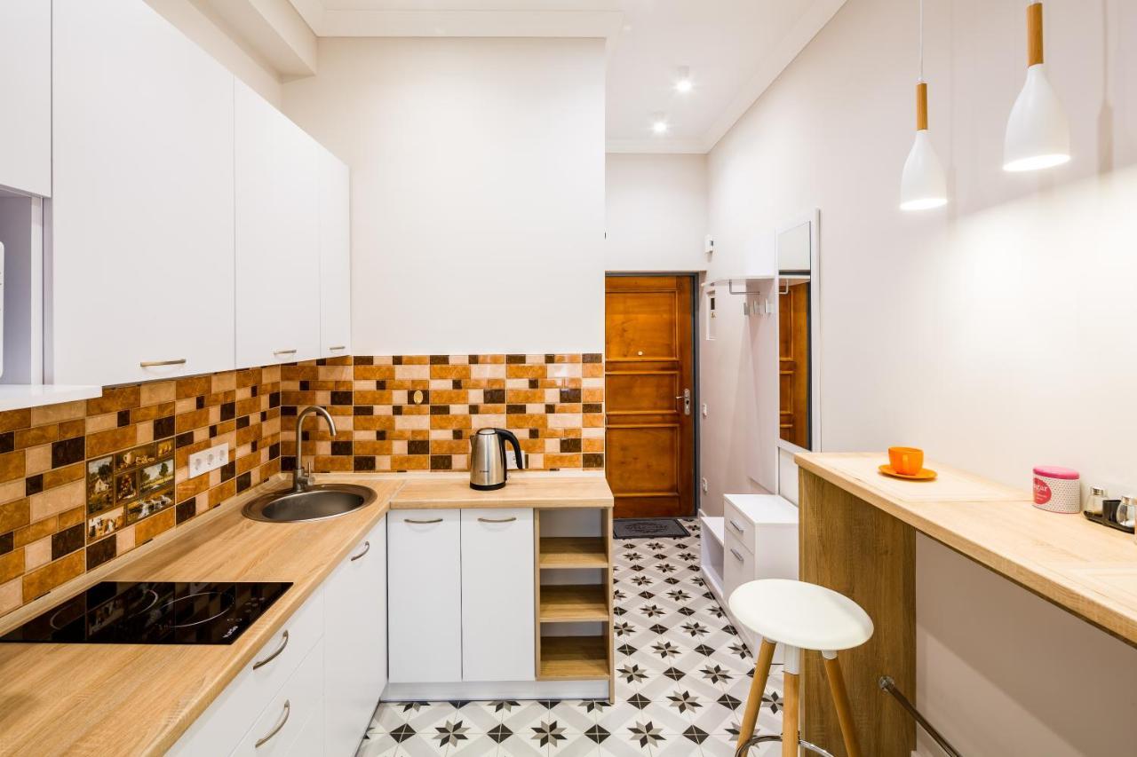 Квартира В Центрі З Дизайнерським Ремонтом Lviv Extérieur photo