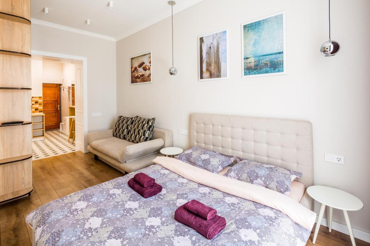 Квартира В Центрі З Дизайнерським Ремонтом Lviv Extérieur photo